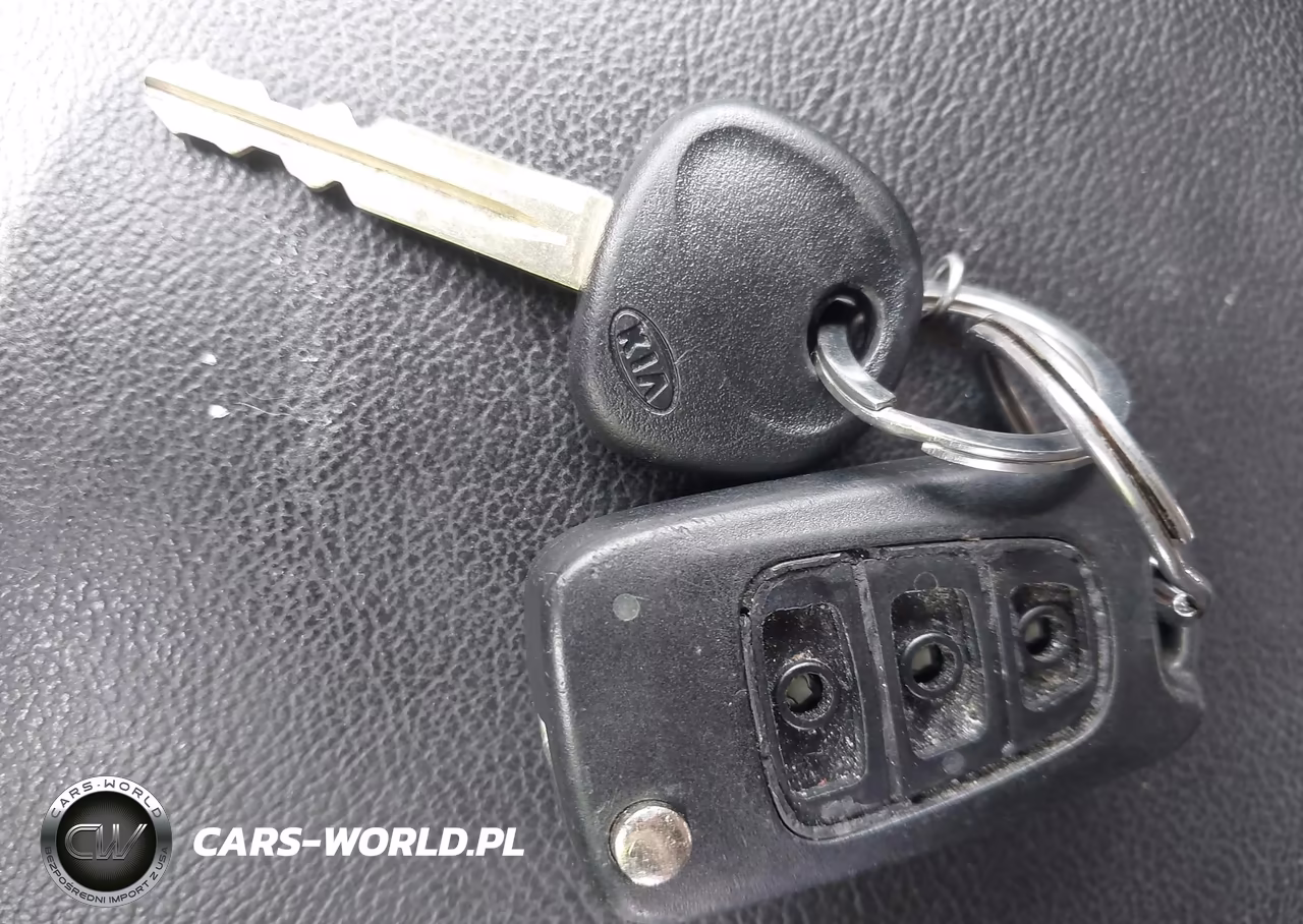2011 Kia Soul + VIN:KNDJT2A21B7331722 - 11
