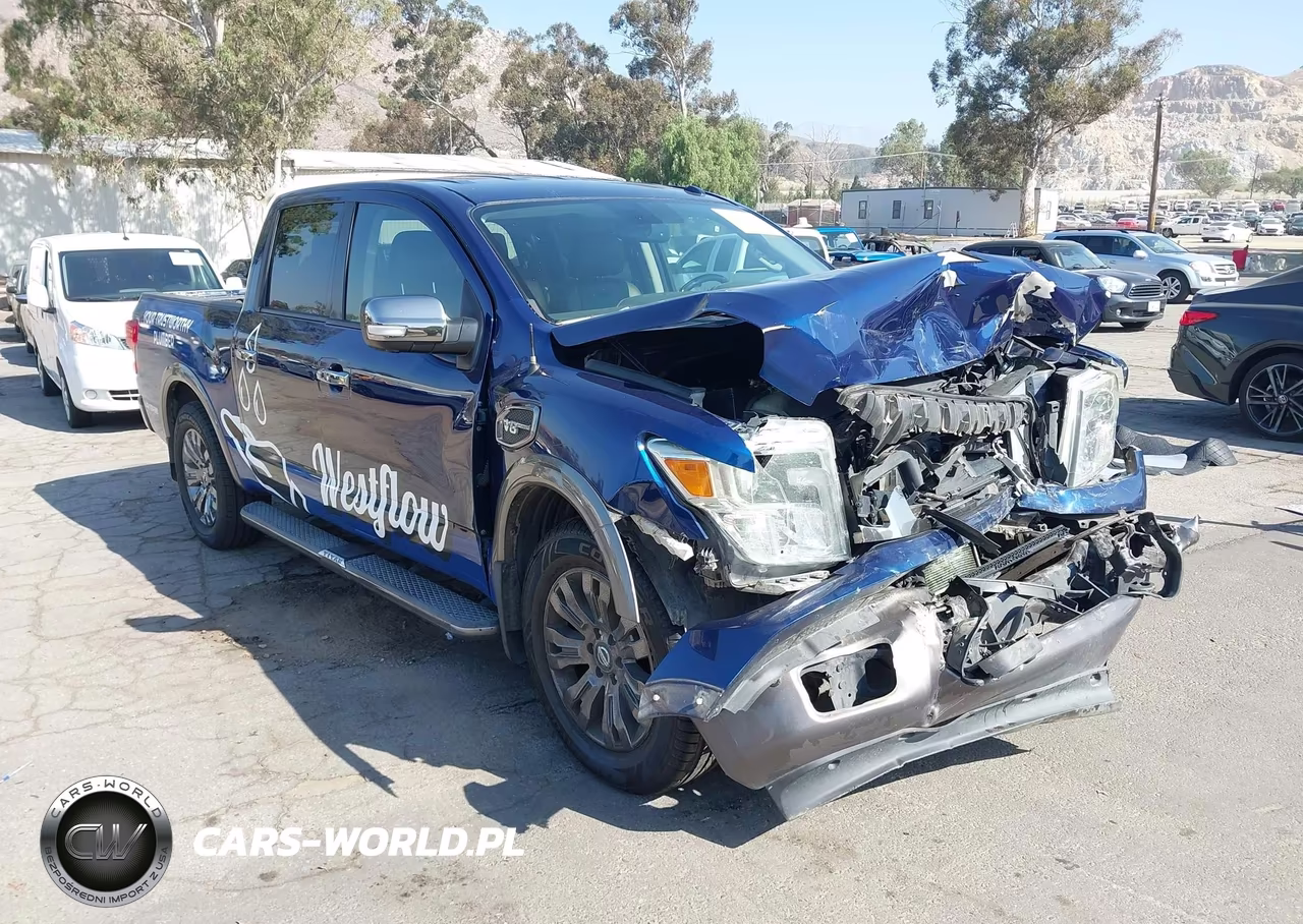 2017 Nissan Titan Platinum Reserve – zdjęcie 1 z 16