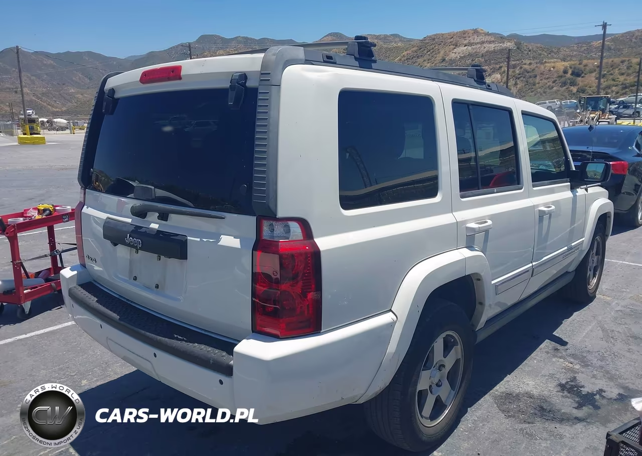 2010 Jeep Commander Sport VIN:1J4RG4GK2AC132799 - 4