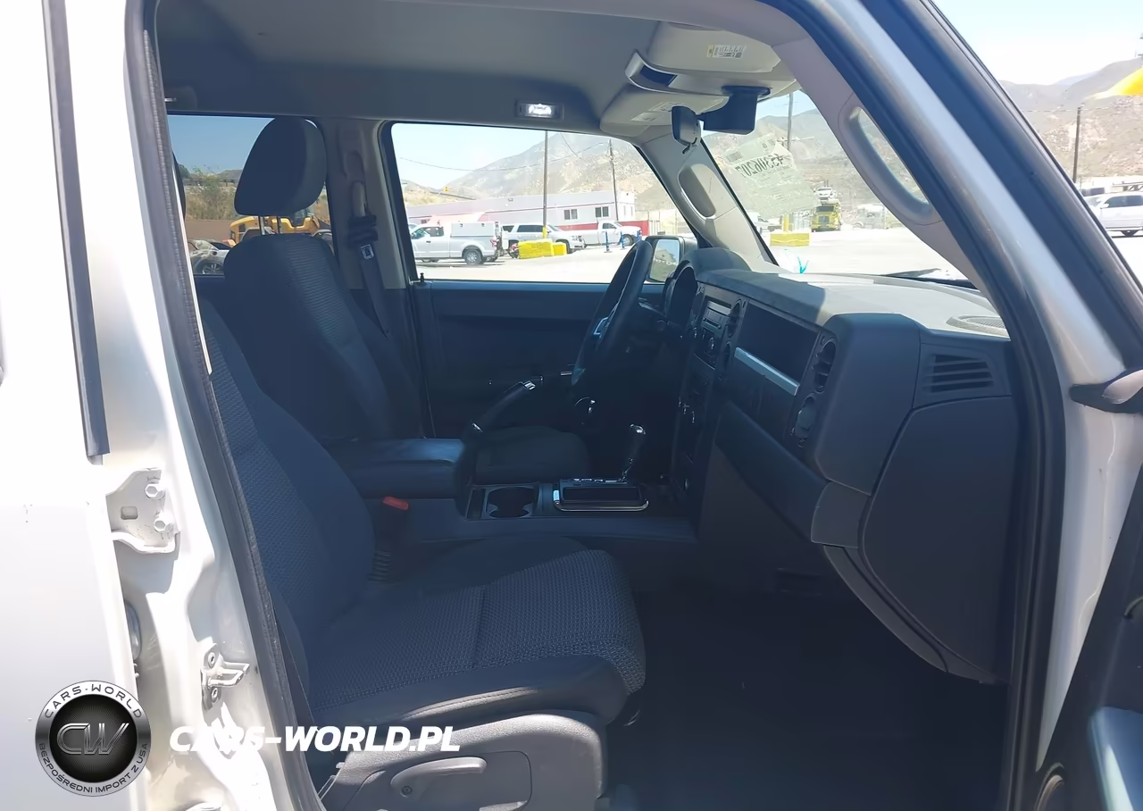2010 Jeep Commander Sport VIN:1J4RG4GK2AC132799 - 5