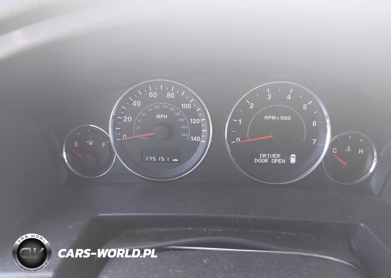 2010 Jeep Commander Sport VIN:1J4RG4GK2AC132799 - 7
