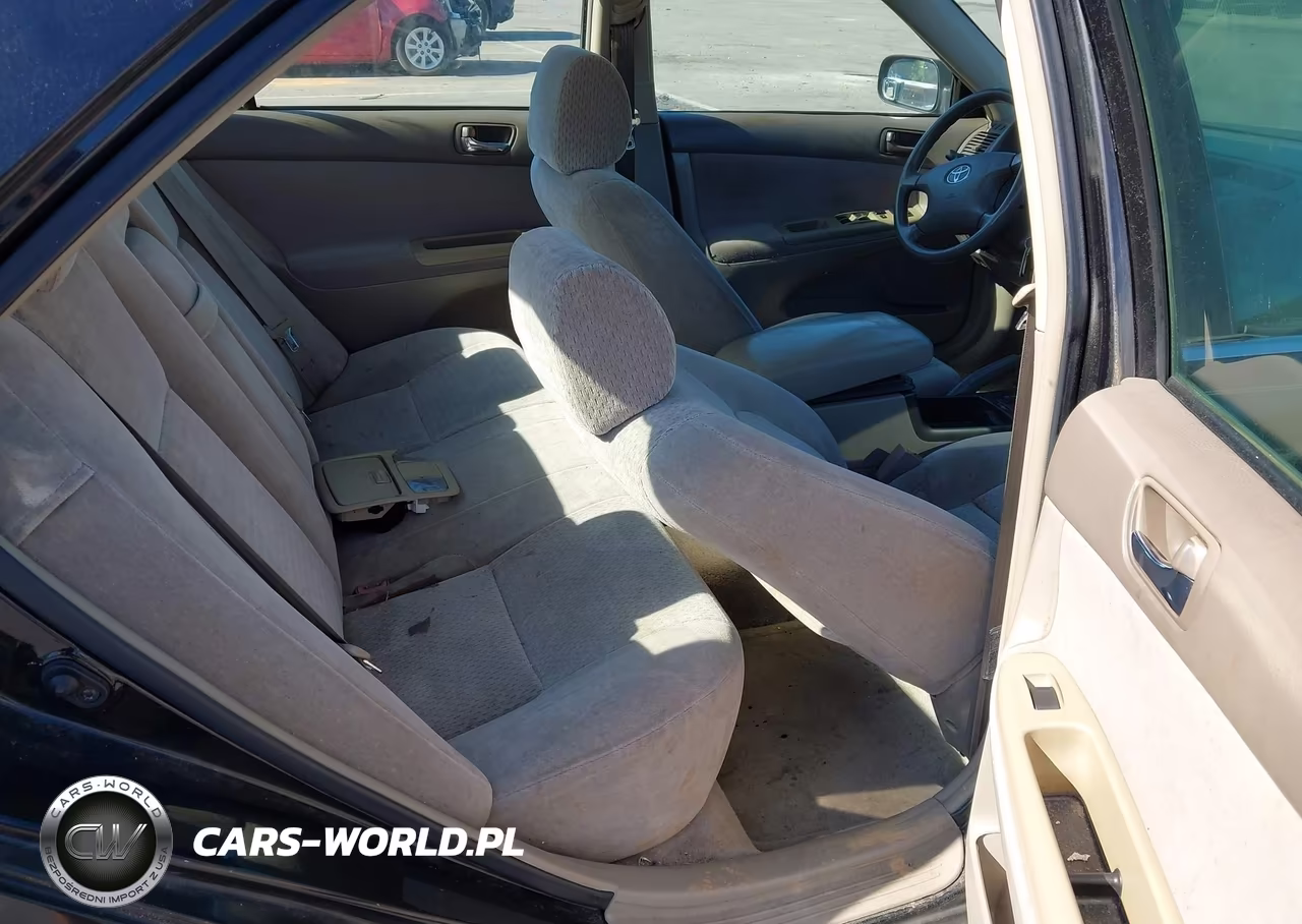 2002 Toyota Camry Le VIN:4T1BE32K92U002847 - 8