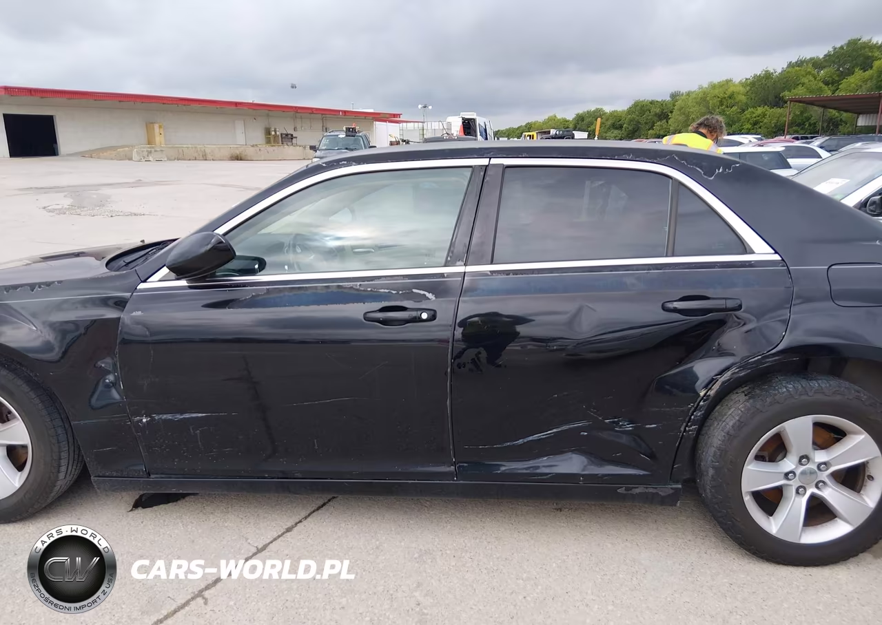2012 Chrysler 300 VIN:2C3CCAAG2CH138374 - 14