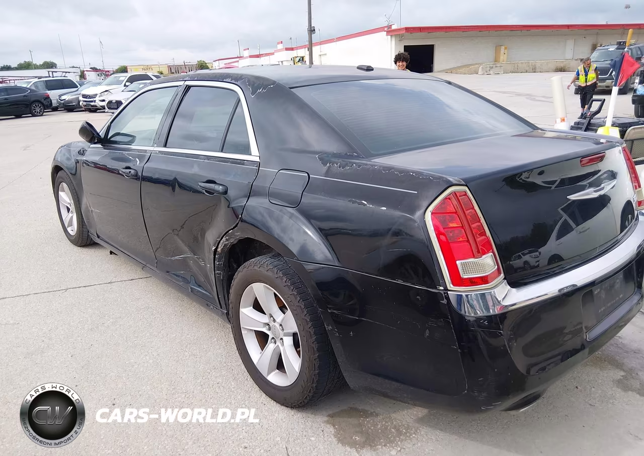2012 Chrysler 300 VIN:2C3CCAAG2CH138374 - 3