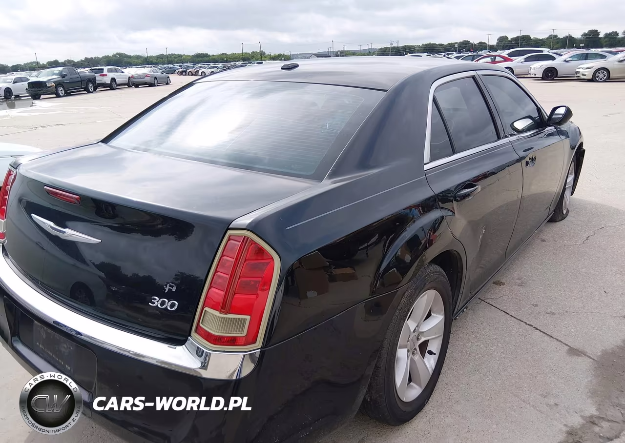 2012 Chrysler 300 VIN:2C3CCAAG2CH138374 - 4