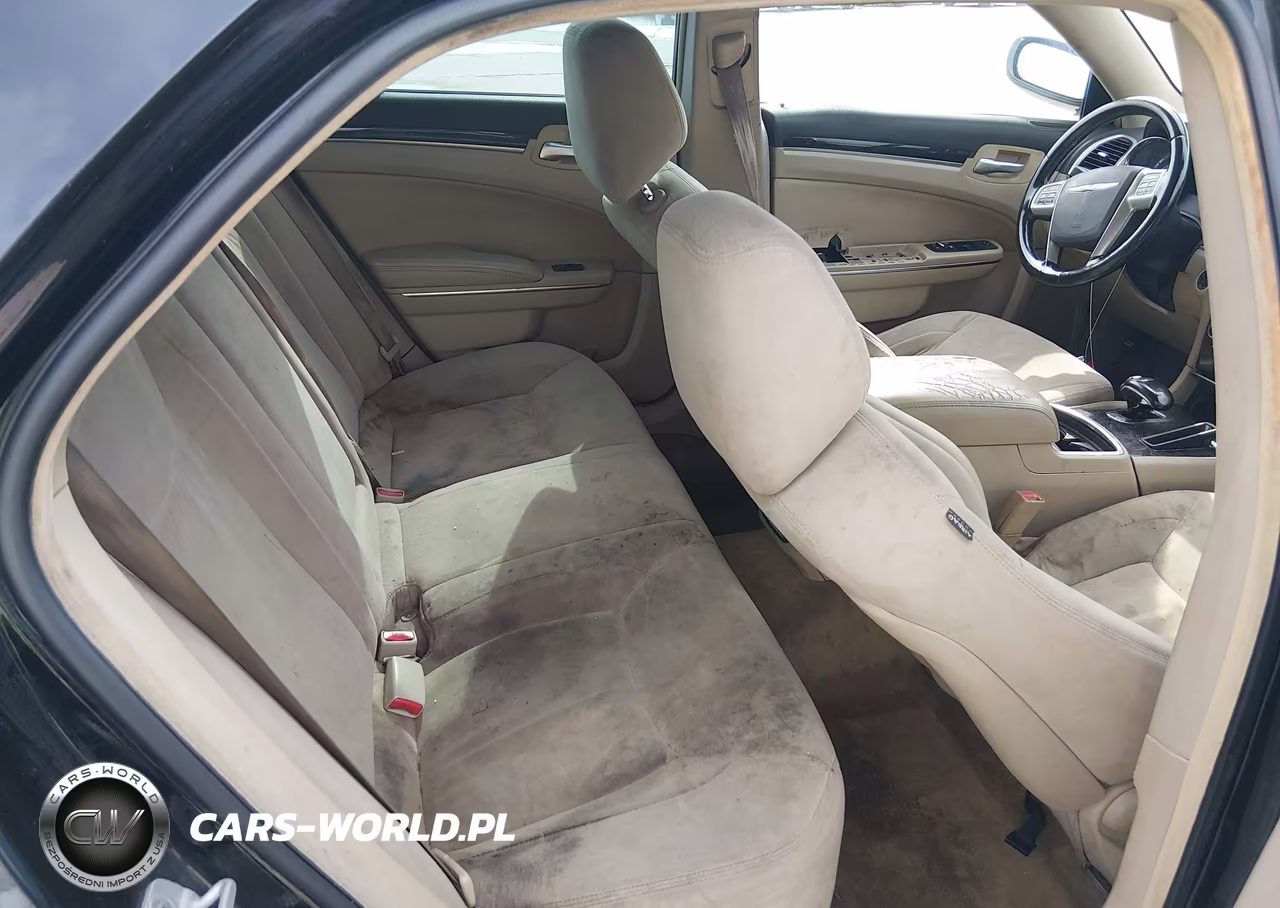 2012 Chrysler 300 VIN:2C3CCAAG2CH138374 - 8