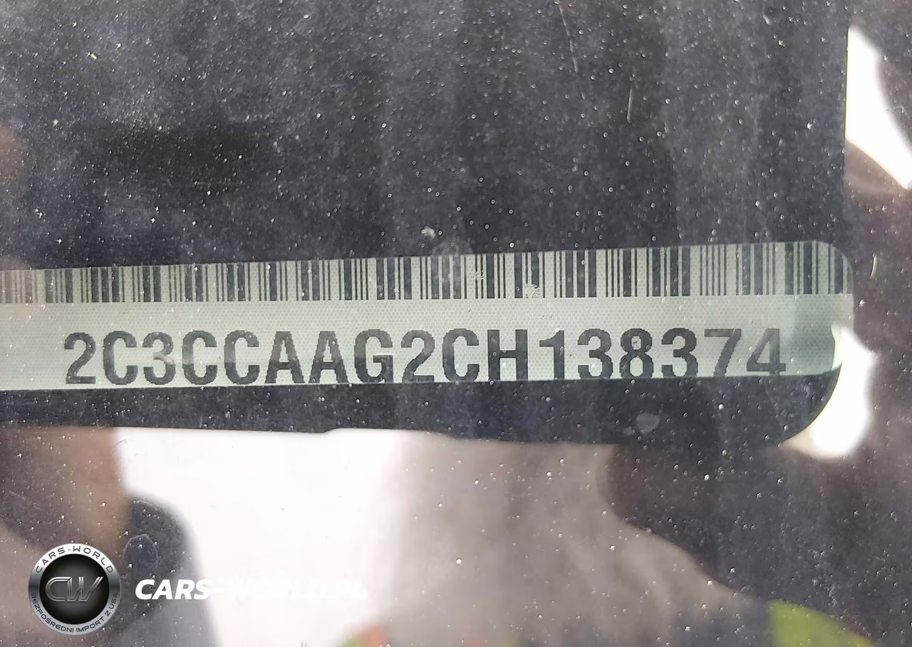 2012 Chrysler 300 VIN:2C3CCAAG2CH138374 - 9