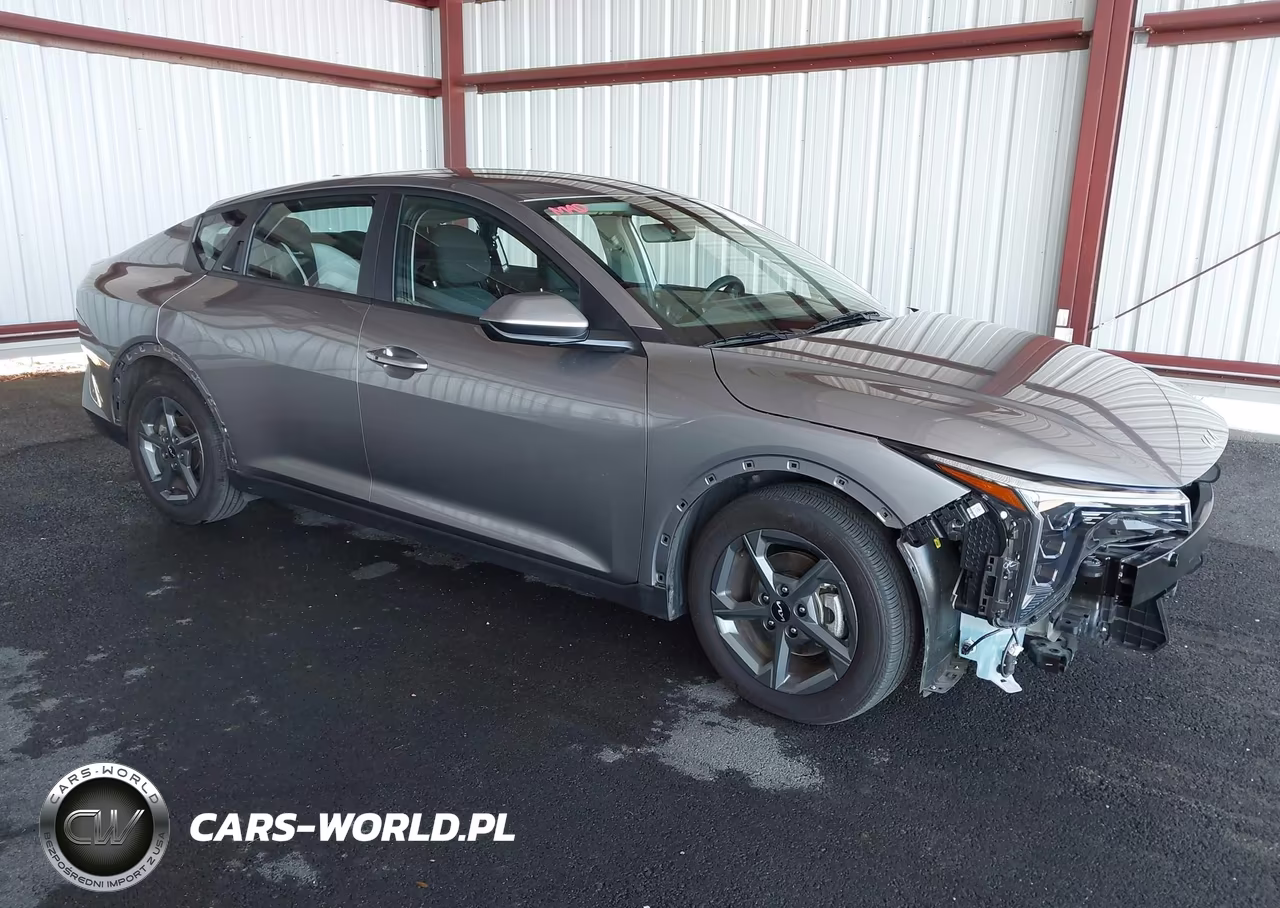 2025 Kia K4 Lxs – zdjęcie 1 z 17