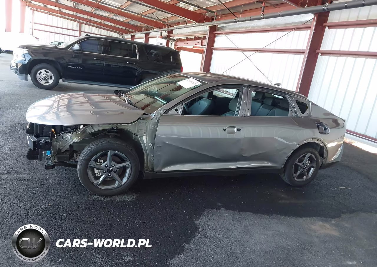 2025 Kia K4 Lxs VIN:3KPFT4DE6SE178505 - 15