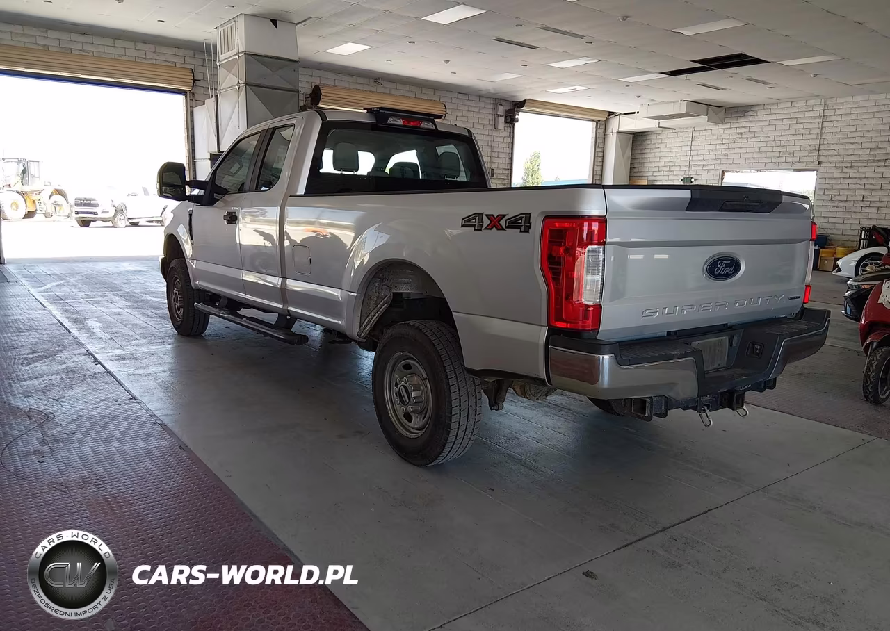 2018 Ford F-250 Xl VIN:1FT7X2B6XJEC83986 - 3