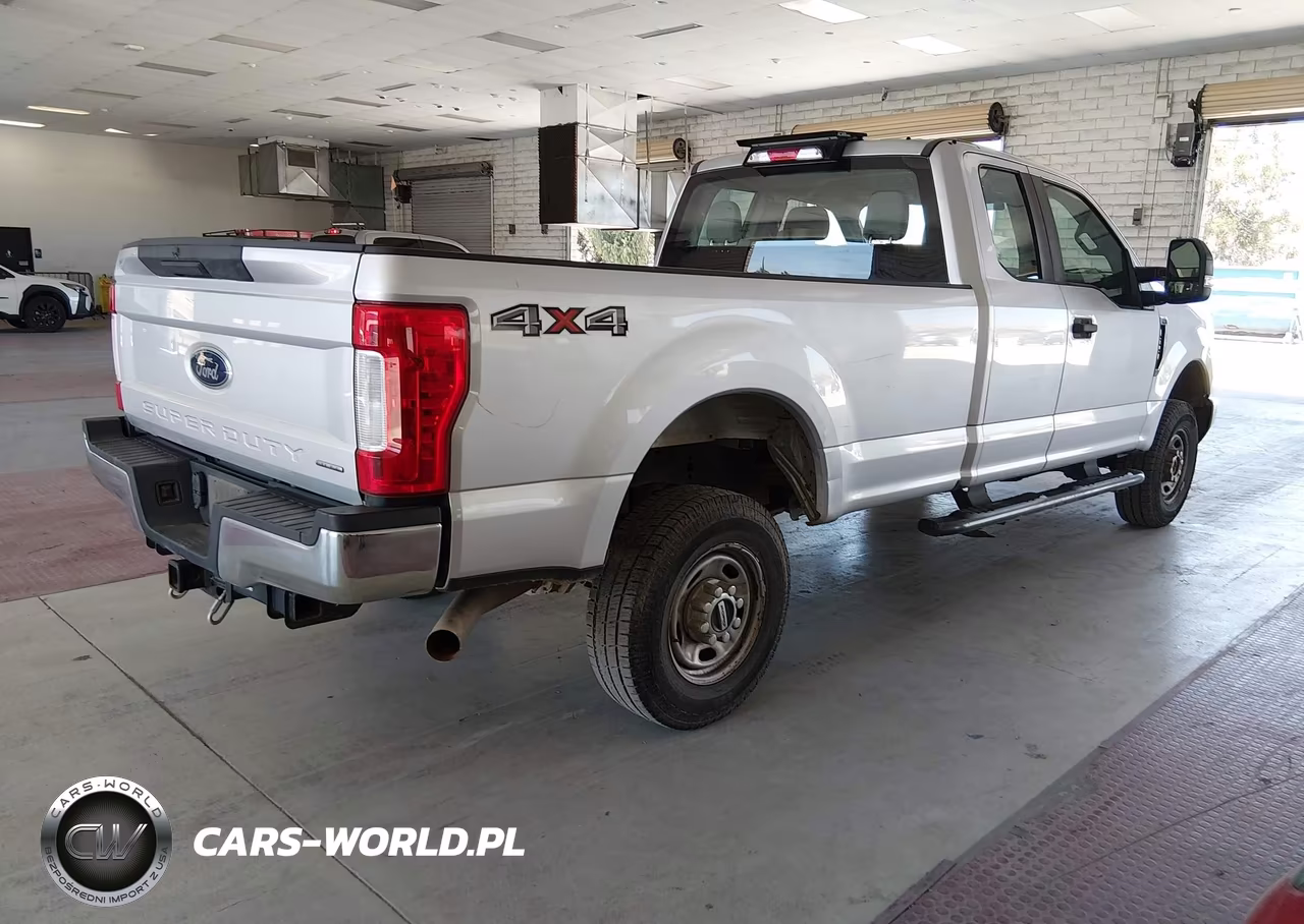 2018 Ford F-250 Xl VIN:1FT7X2B6XJEC83986 - 4