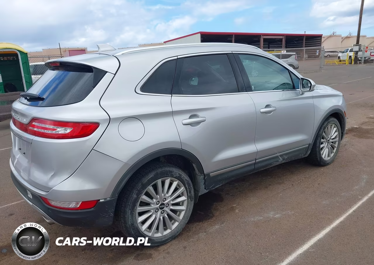 2019 Lincoln Mkc Standard VIN:5LMCJ1C94KUL18301 - 4