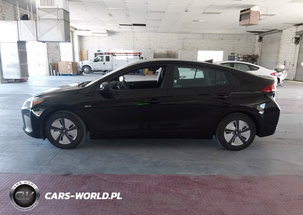 2018 Hyundai Ioniq Hybrid Blue VIN:KMHC65LC7JU076609 - 17