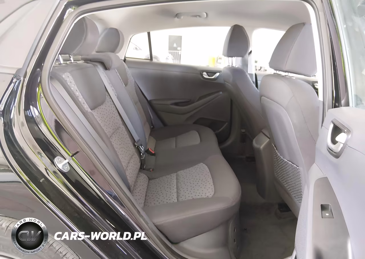 2018 Hyundai Ioniq Hybrid Blue VIN:KMHC65LC7JU076609 - 8