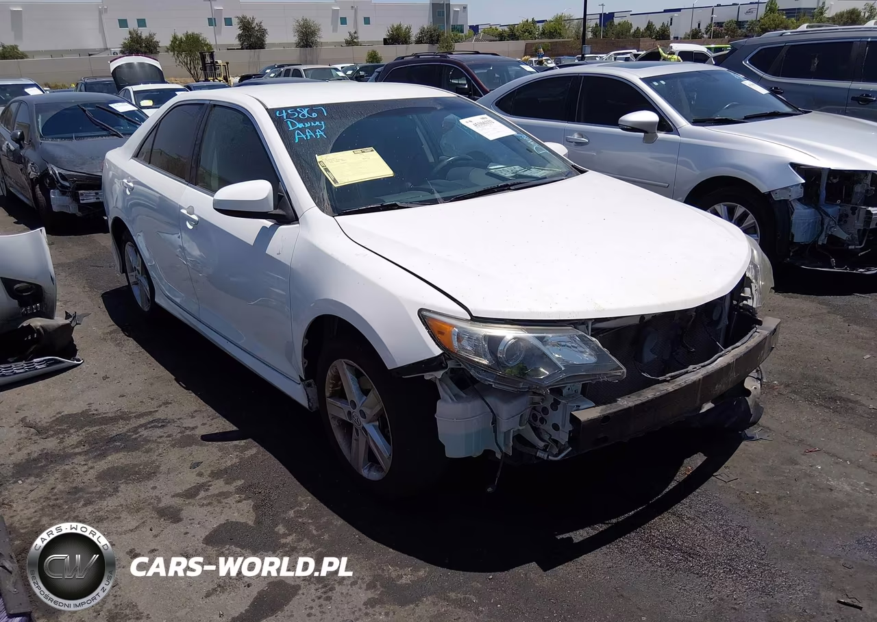 2014 Toyota Camry Se – zdjęcie 1 z 18