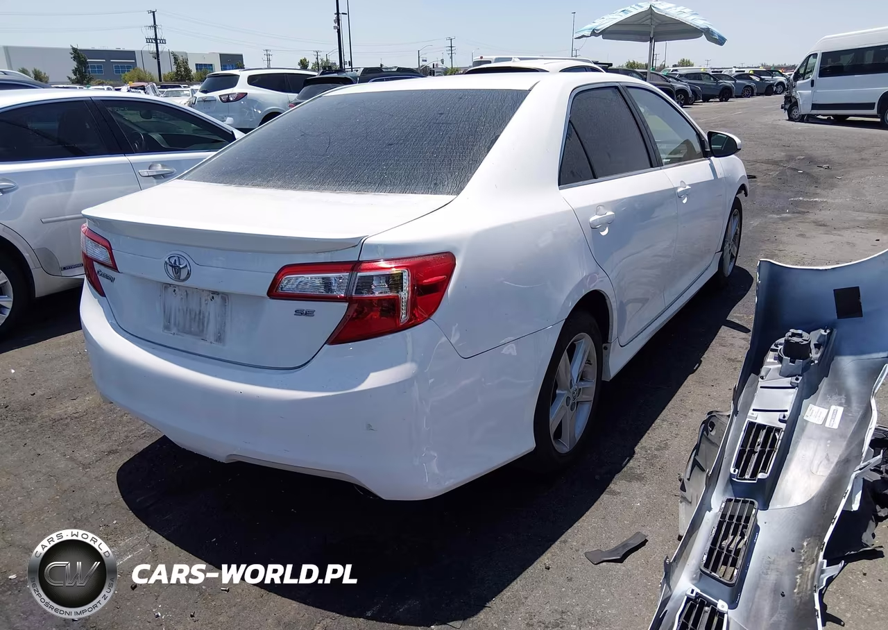 2014 Toyota Camry Se VIN:4T1BF1FK1EU759015 - 4