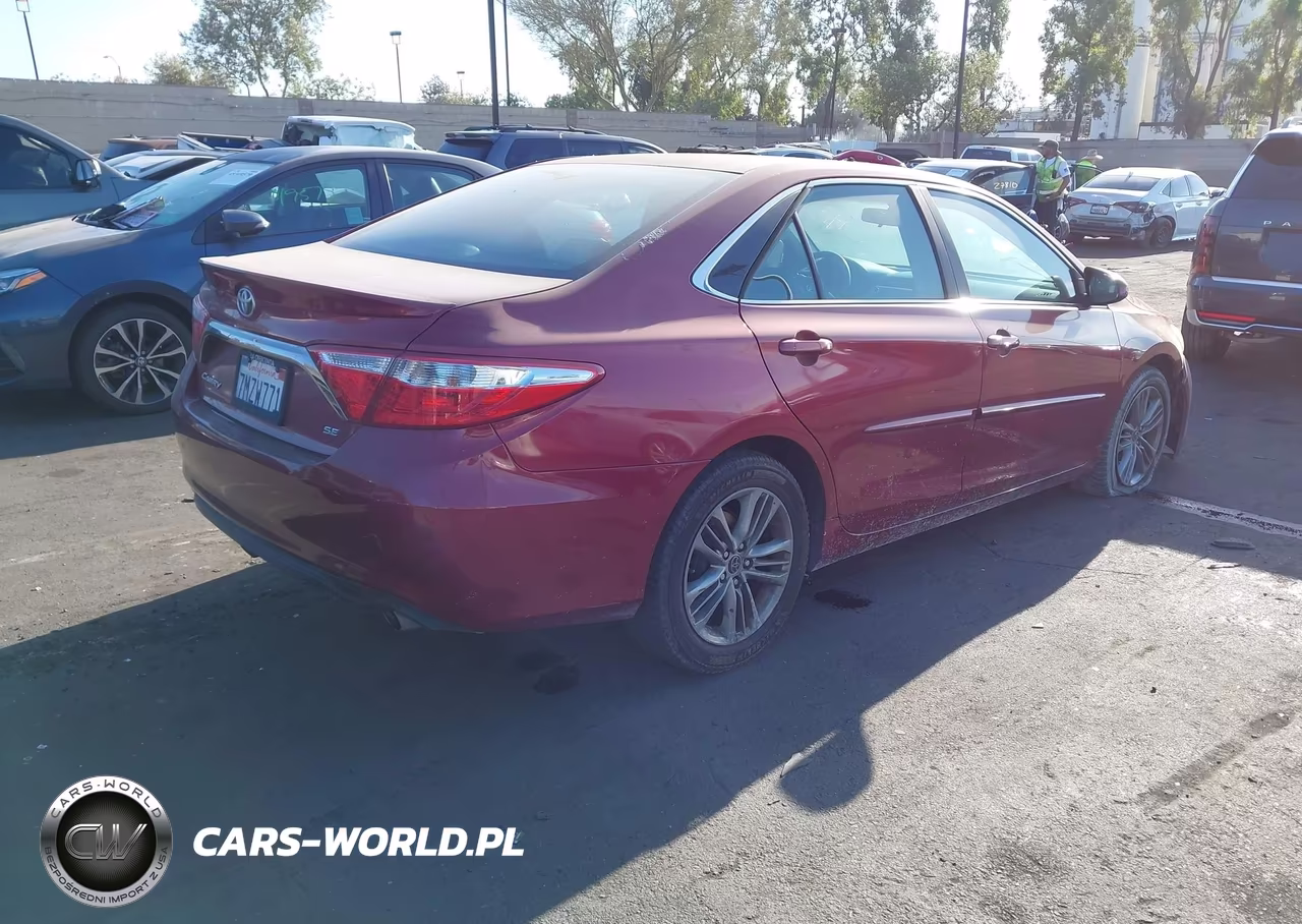 2015 Toyota Camry Se VIN:4T1BF1FK0FU989341 - 4