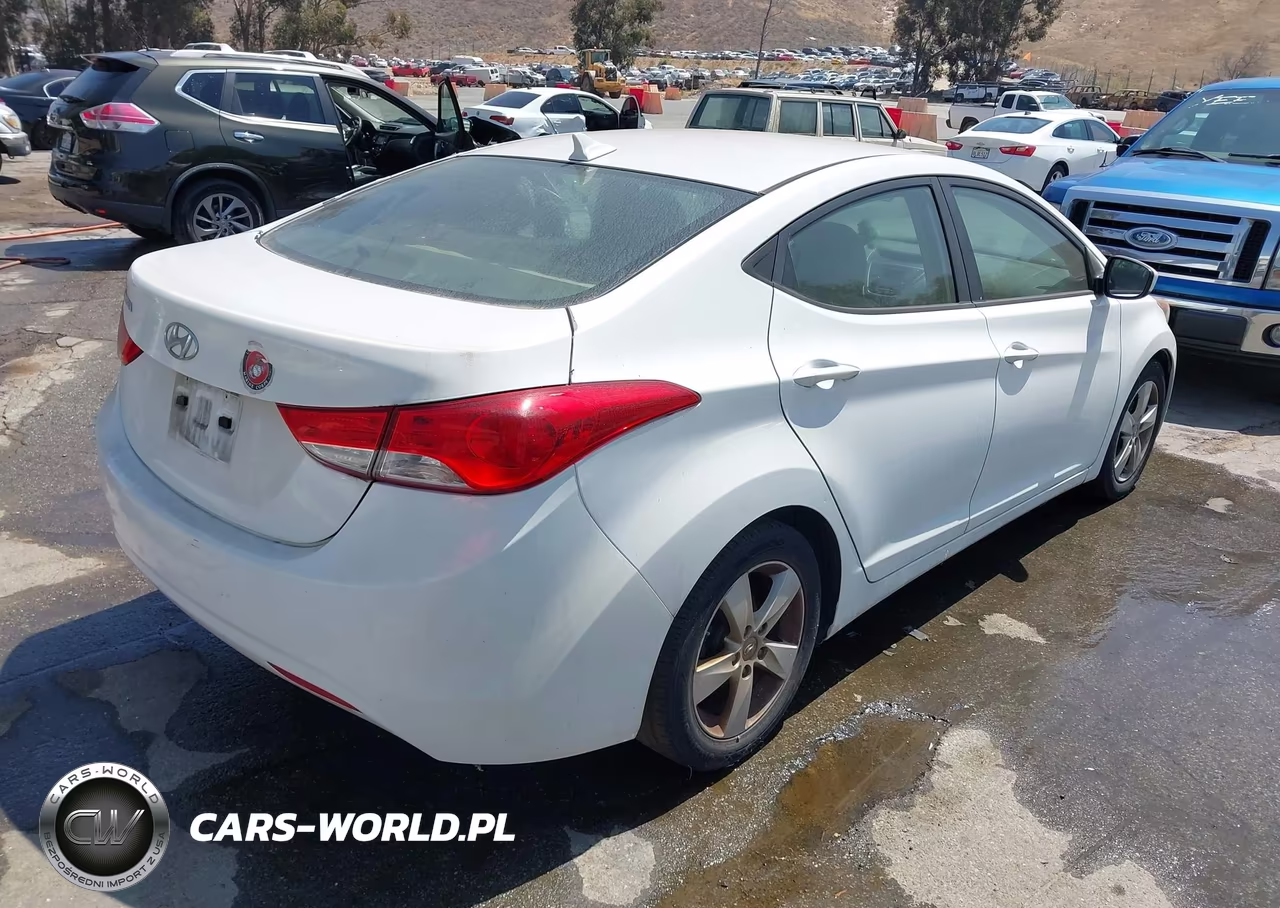 2013 Hyundai Elantra Gls VIN:5NPDH4AE1DH301333 - 4