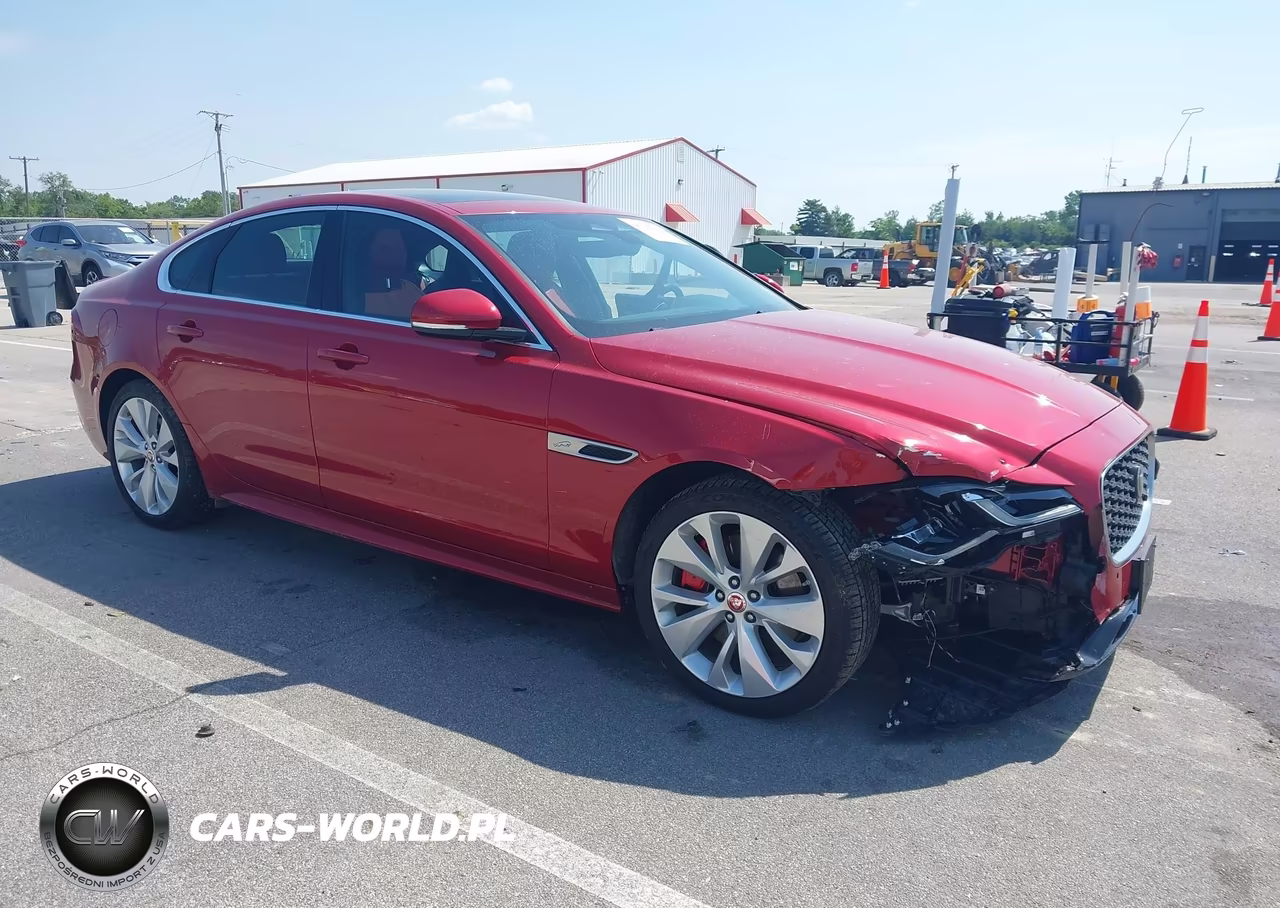 2022 Jaguar Xf R-Dynamic Se P300 Awd Automatic – zdjęcie 1 z 17