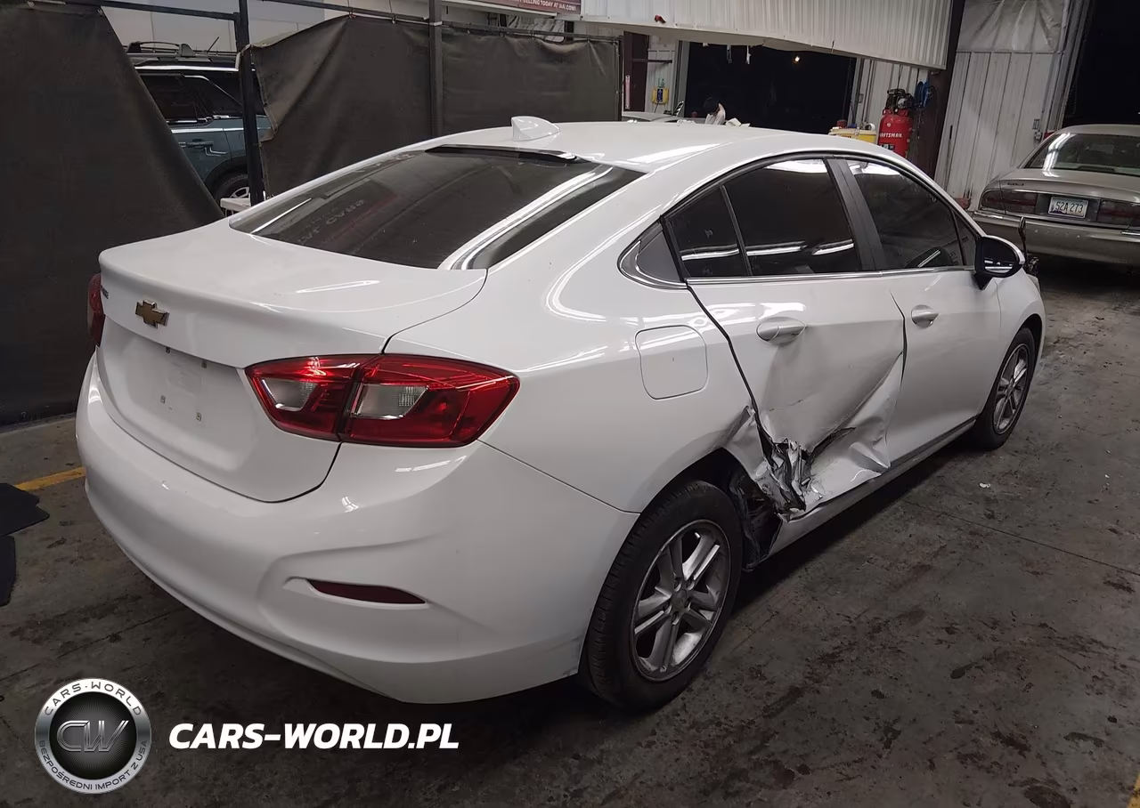 2018 Chevrolet Cruze Lt Auto VIN:1G1BE5SM2J7104837 - 4