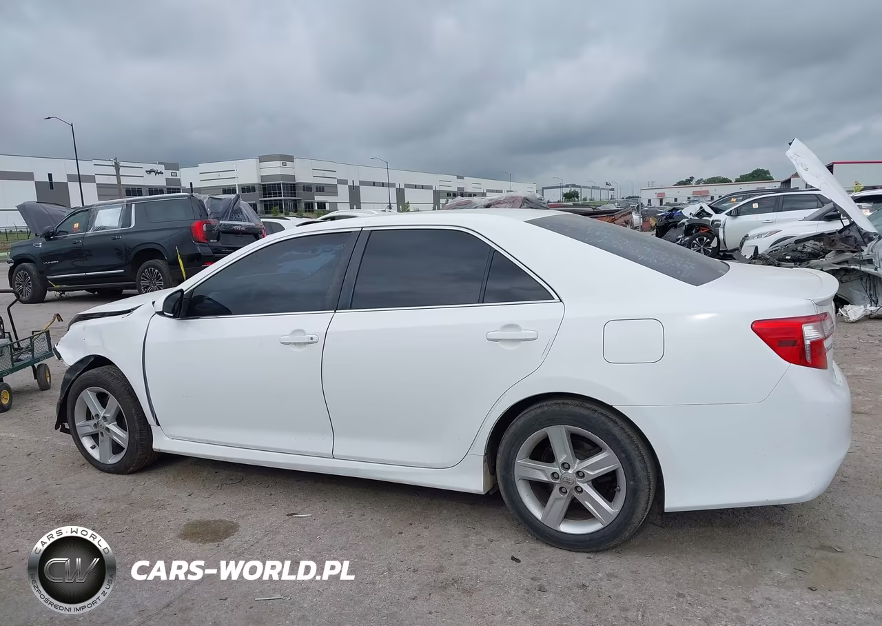 2014 Toyota Camry Se VIN:4T1BF1FK6EU391138 - 15