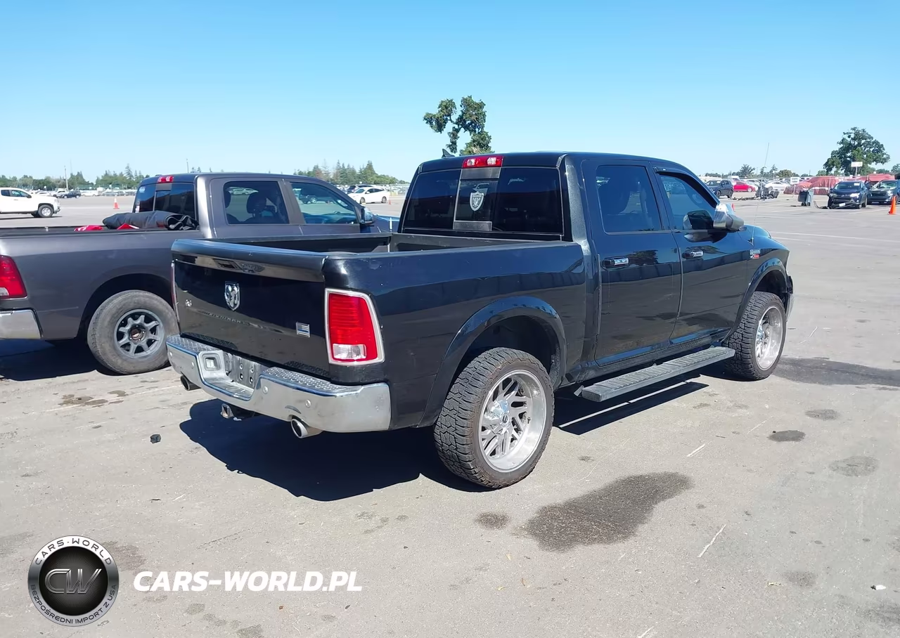2017 Ram 1500 Laramie 4X4 5'7 Box VIN:1C6RR7NMXHS882707 - 4