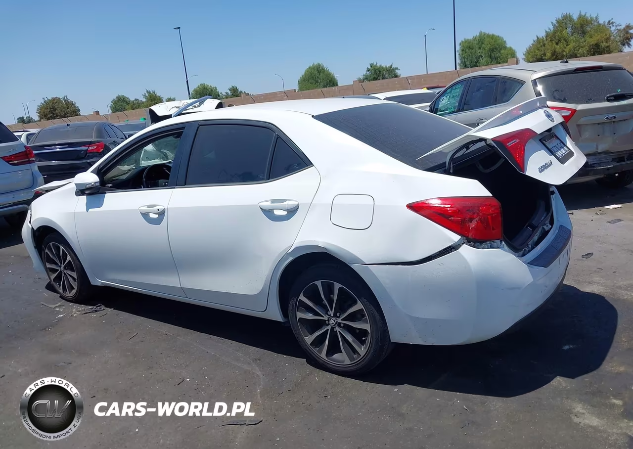 2018 Toyota Corolla Se VIN:5YFBURHE5JP852062 - 14