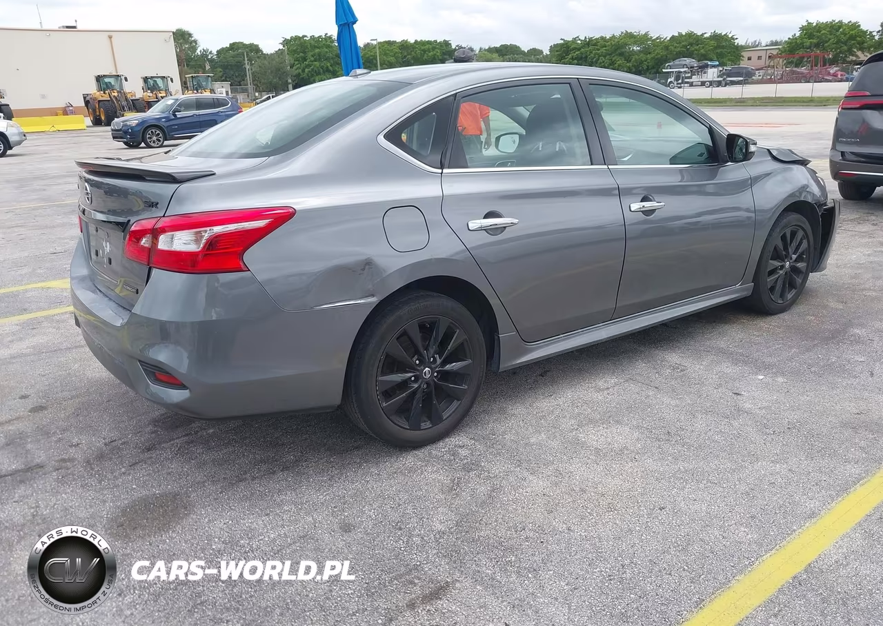 2018 Nissan Sentra Sr VIN:3N1AB7AP1JY290004 - 4