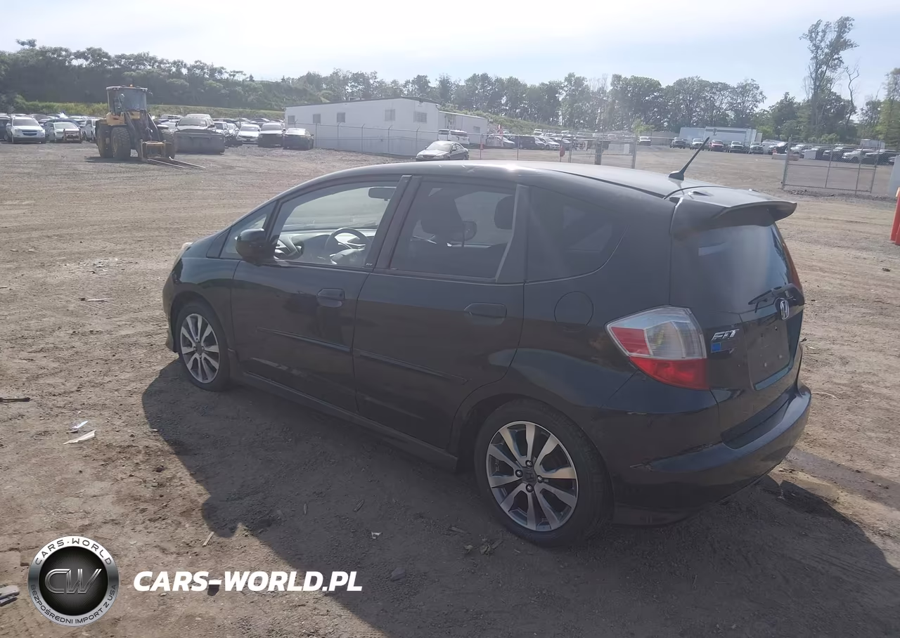 2012 Honda Fit Sport VIN:JHMGE8H61CC010691 - 3
