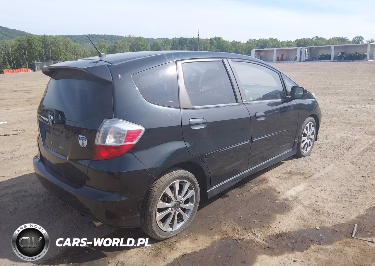 2012 Honda Fit Sport VIN:JHMGE8H61CC010691 - 4