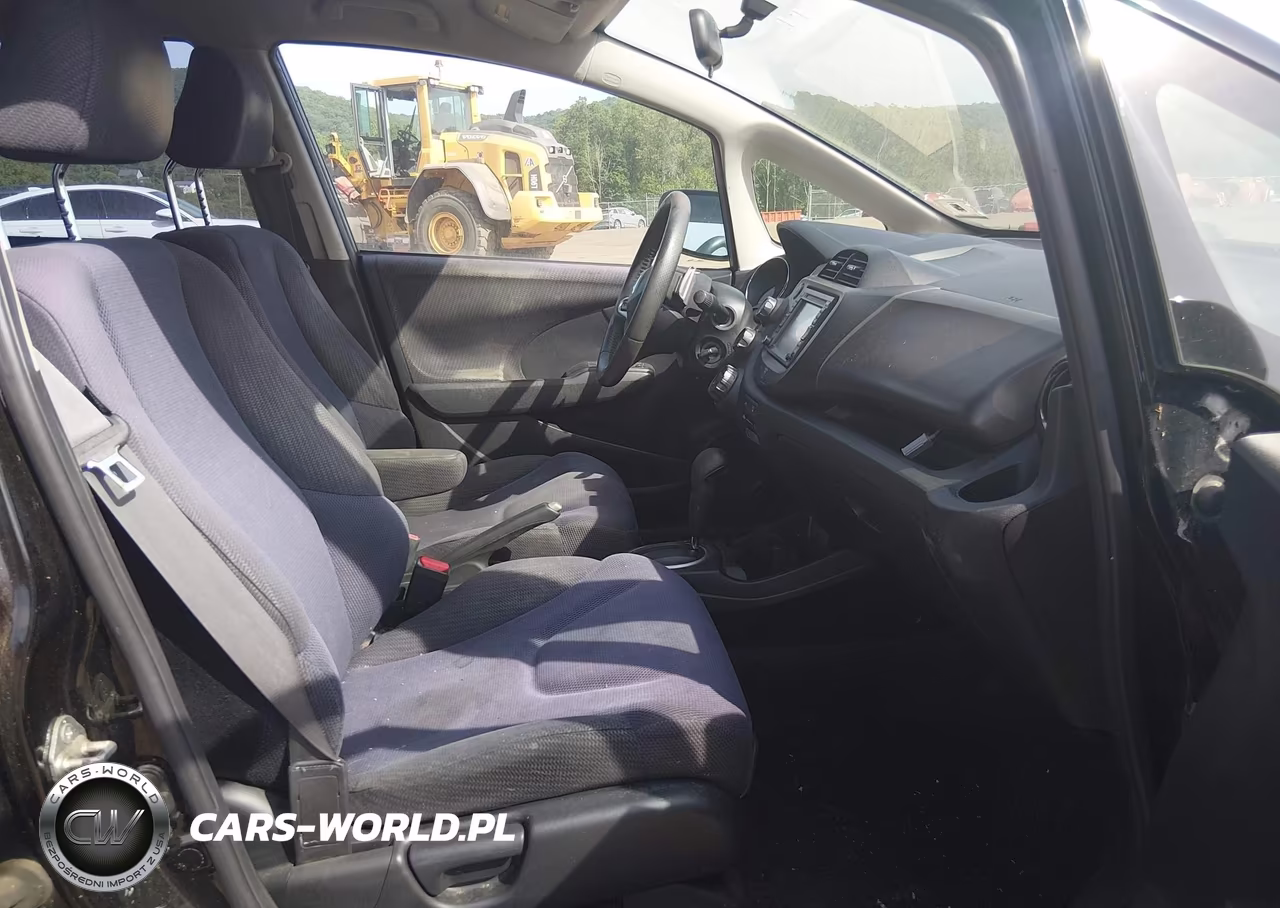 2012 Honda Fit Sport VIN:JHMGE8H61CC010691 - 5