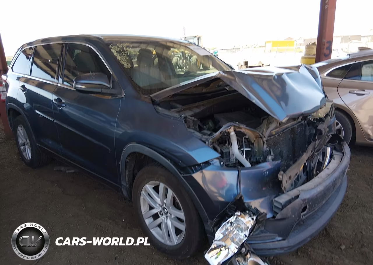 2016 Toyota Highlander Le V6 – zdjęcie 1 z 15