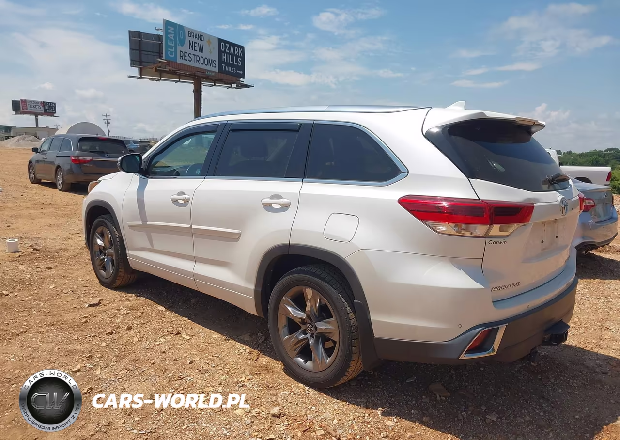 2018 Toyota Highlander Limited Platinum VIN:5TDDZRFH0JS884710 - 3