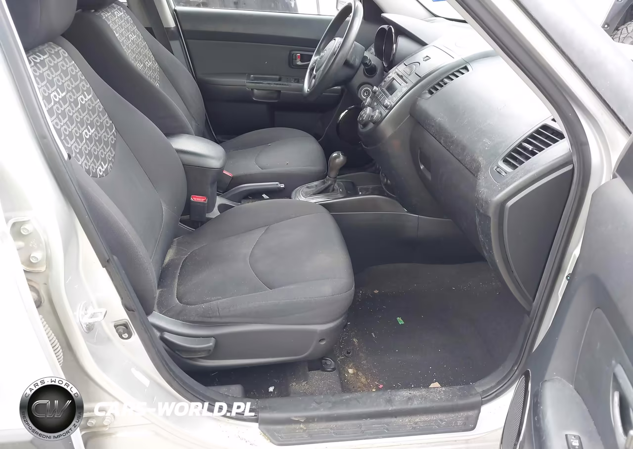 2011 Kia Soul + VIN:KNDJT2A24B7302537 - 5