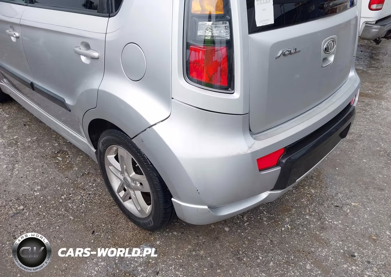 2011 Kia Soul + VIN:KNDJT2A24B7302537 - 6