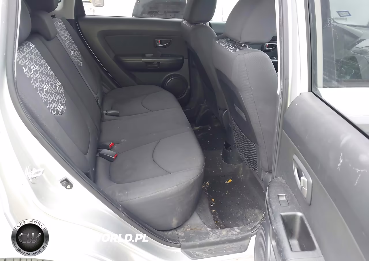 2011 Kia Soul + VIN:KNDJT2A24B7302537 - 8