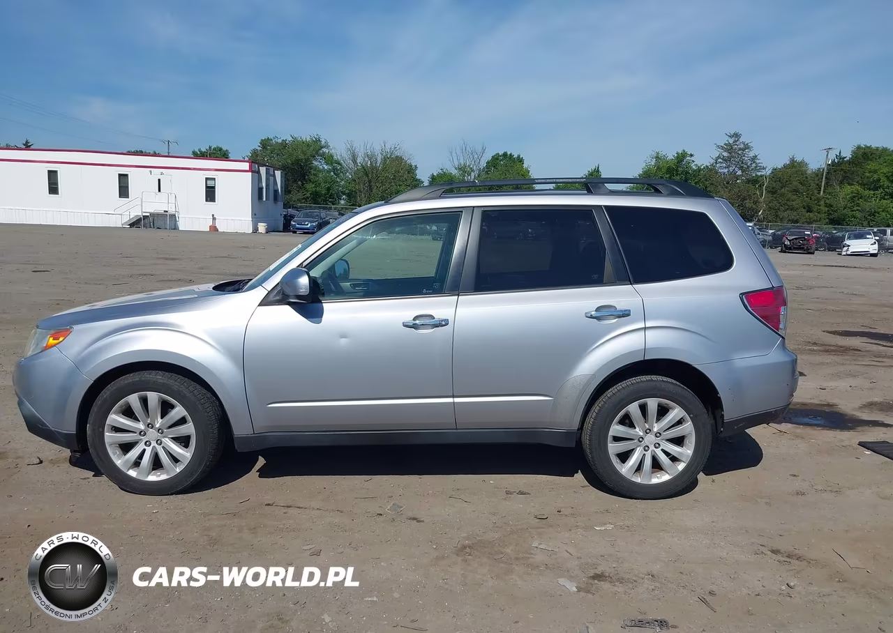 2013 Subaru Forester 2.5X Premium VIN:JF2SHADCXDH444149 - 14