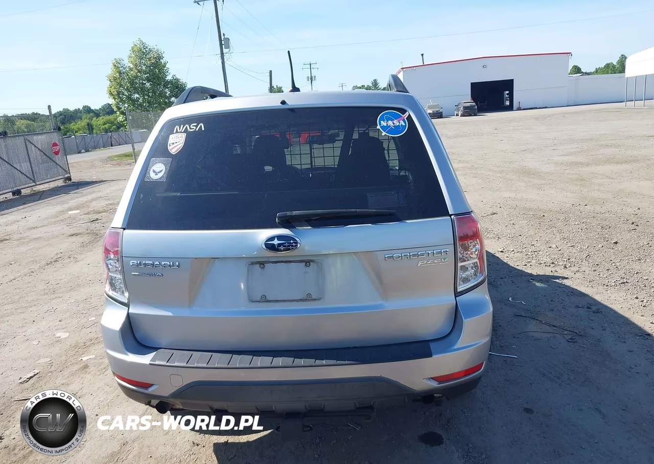 2013 Subaru Forester 2.5X Premium VIN:JF2SHADCXDH444149 - 16