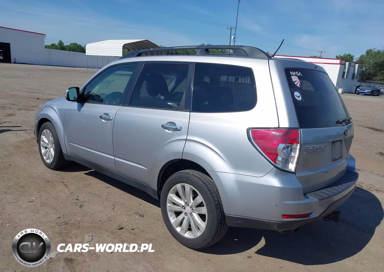 2013 Subaru Forester 2.5X Premium VIN:JF2SHADCXDH444149 - 3