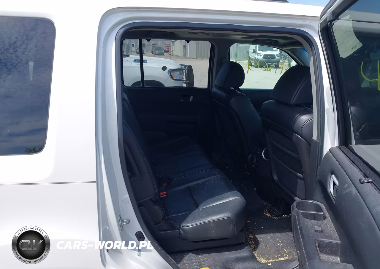 2011 Honda Pilot Touring VIN:5FNYF4H99BB006301 - 8