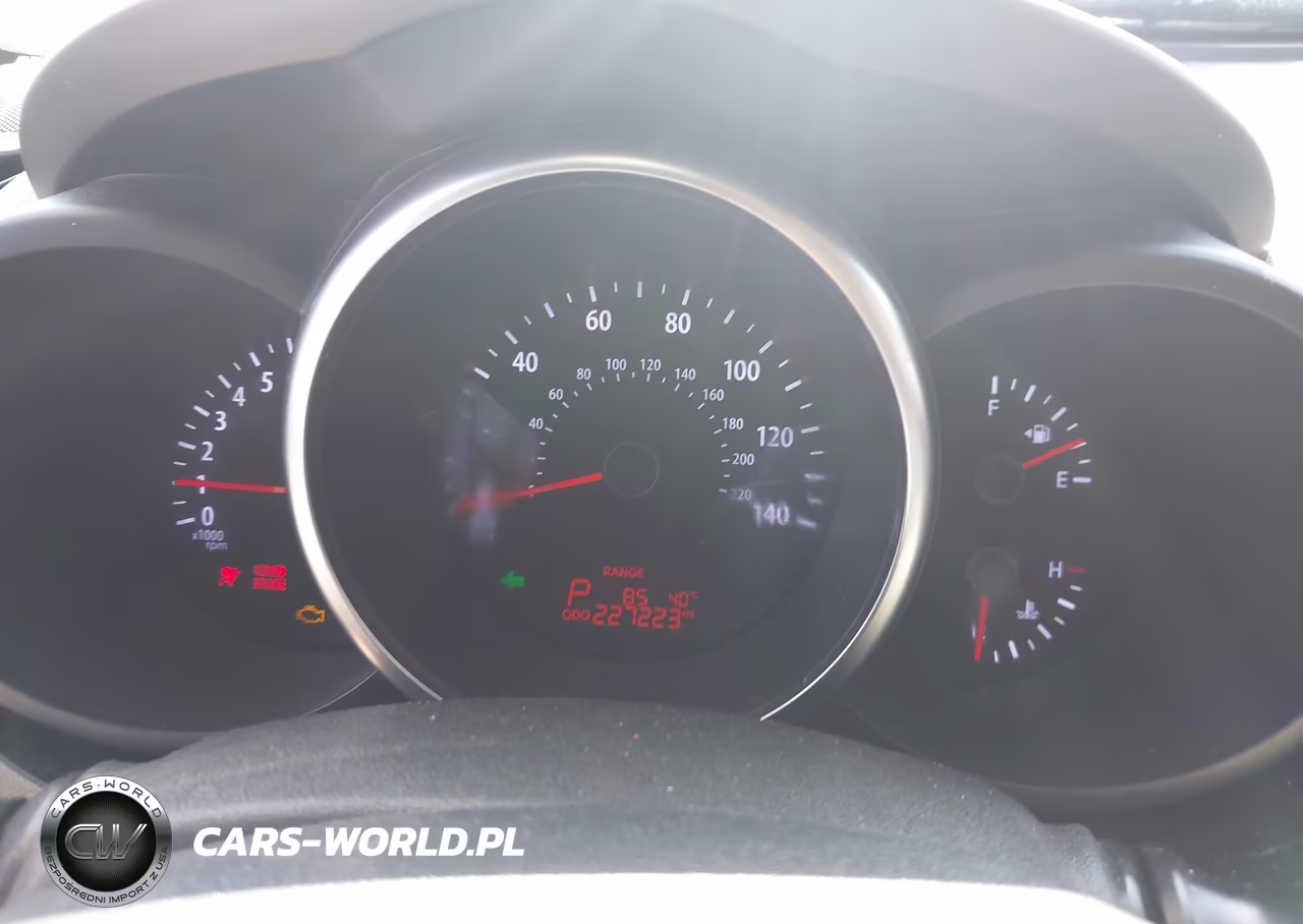2012 Kia Soul + VIN:KNDJT2A62C7739084 - 7