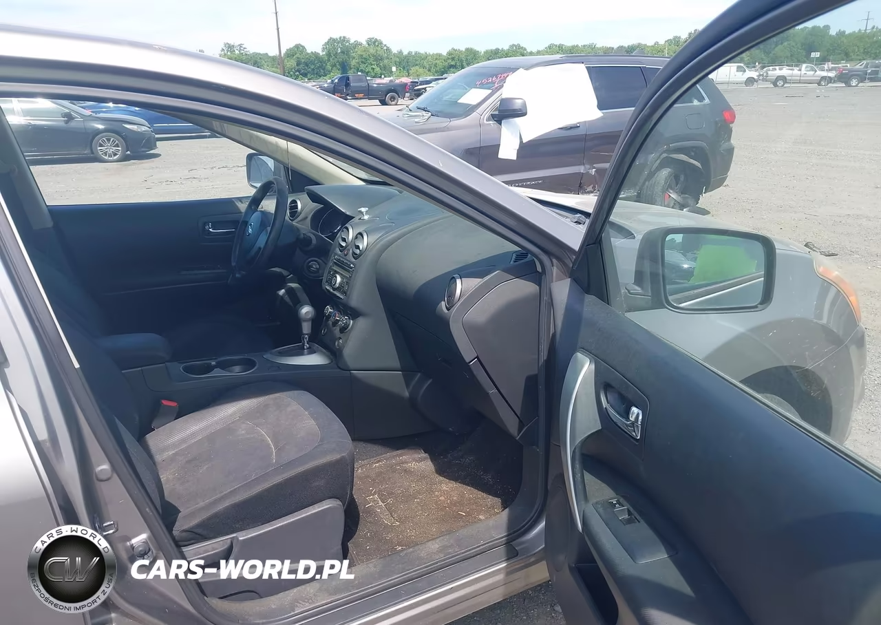 2014 Nissan Rogue Select S VIN:JN8AS5MV8EW703372 - 5