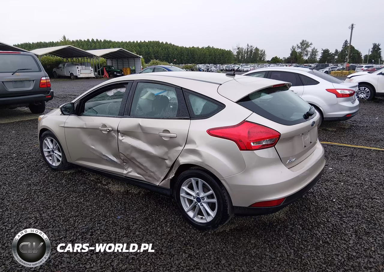 2017 Ford Focus Se VIN:1FADP3K20HL271427 - 3