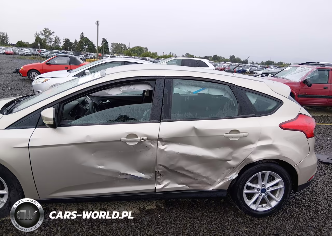 2017 Ford Focus Se VIN:1FADP3K20HL271427 - 6