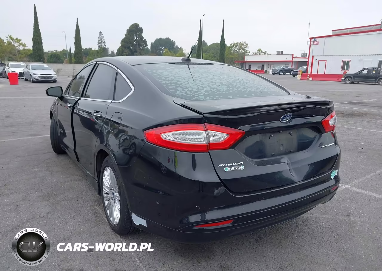 2014 Ford Fusion Energi Titanium VIN:3FA6P0SU7ER122115 - 3
