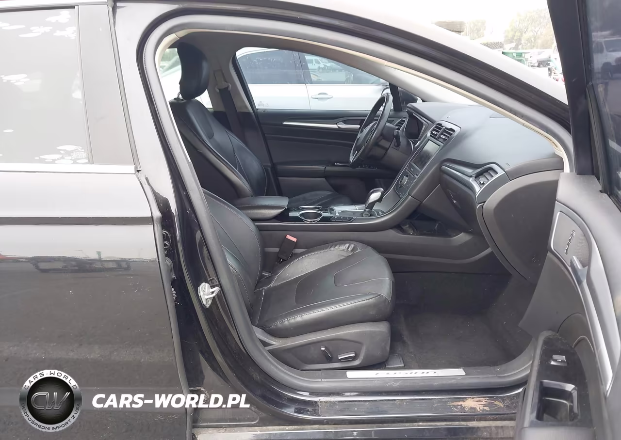 2014 Ford Fusion Energi Titanium VIN:3FA6P0SU7ER122115 - 5