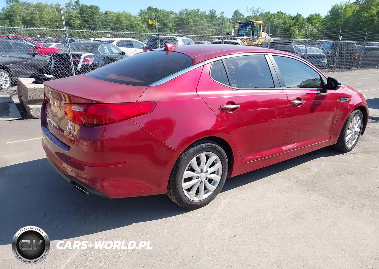 2015 Kia Optima Lx VIN:5XXGM4A70FG407880 - 4