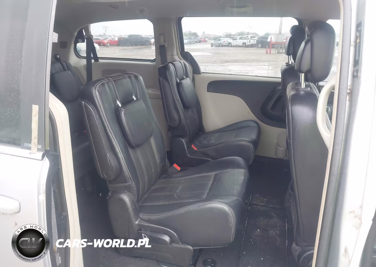 2013 Chrysler Town & Country Touring VIN:2C4RC1BG7DR653774 - 8