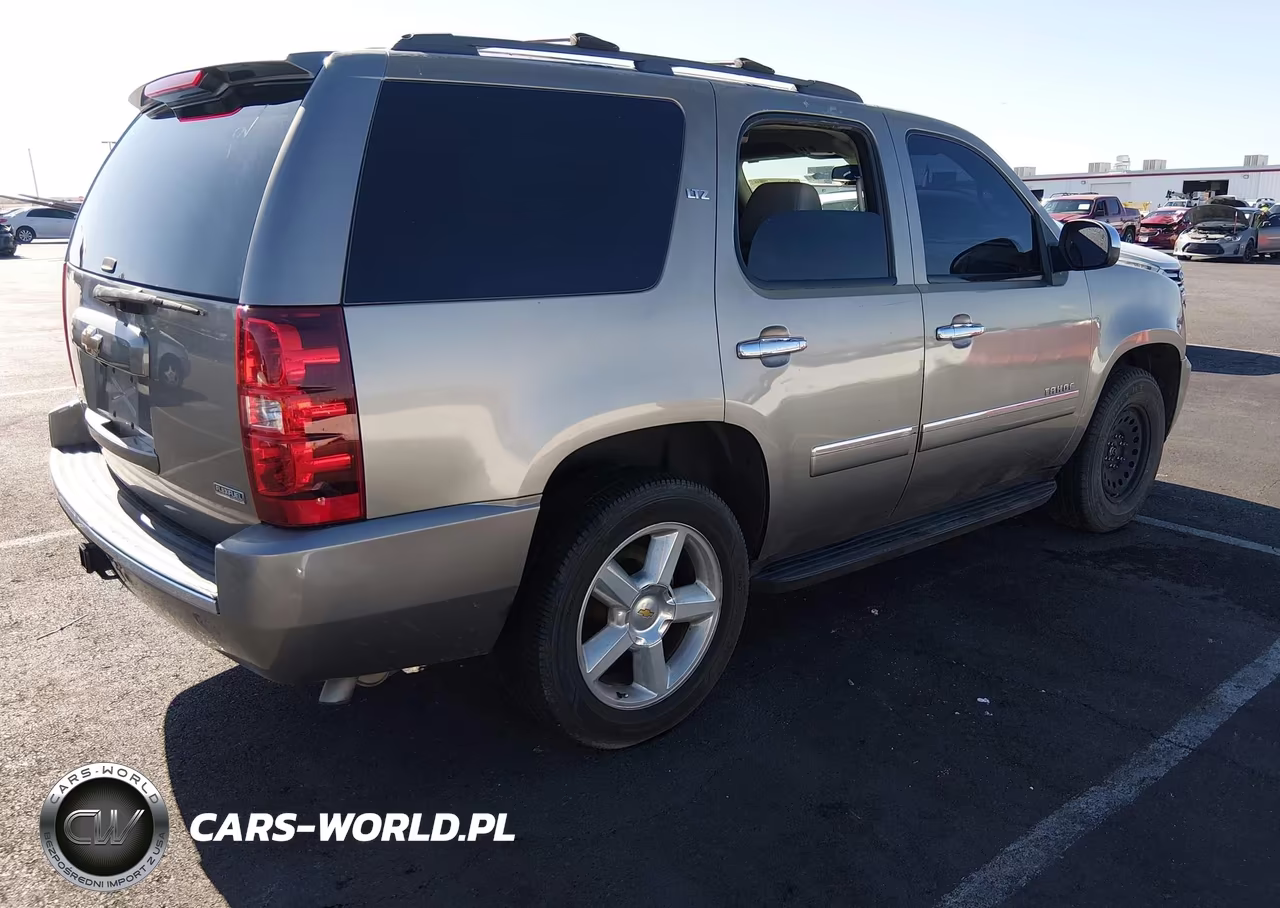 2009 Chevrolet Tahoe Ltz VIN:1GNFK33039R295080 - 4