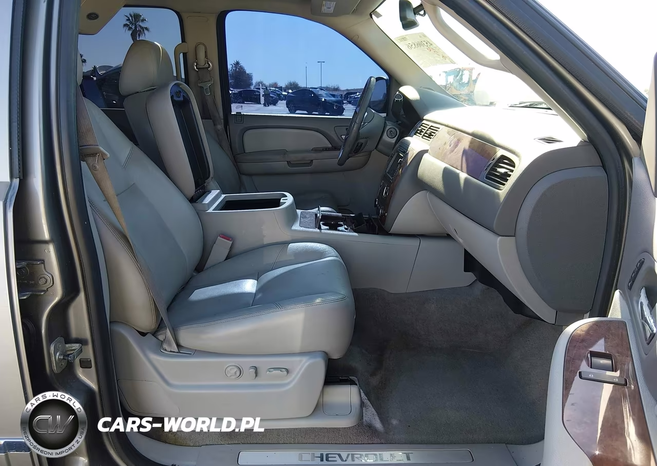 2009 Chevrolet Tahoe Ltz VIN:1GNFK33039R295080 - 5